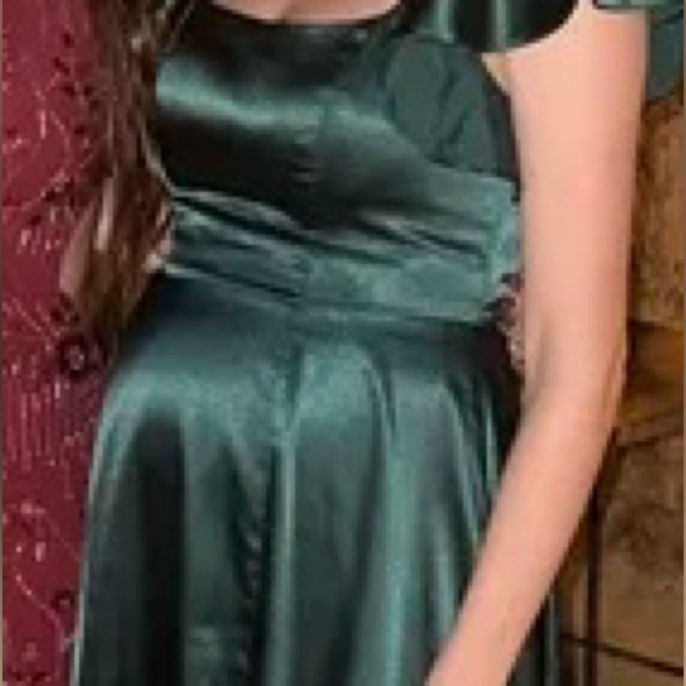 Azazie Bondi Emerald Metallic Satin Dress with Slit Size 6 - Picture 7 of 7